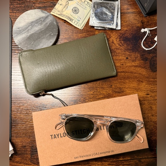 NWT Taylor Stitch The Legend
in Crystal - Picture 15 of 15